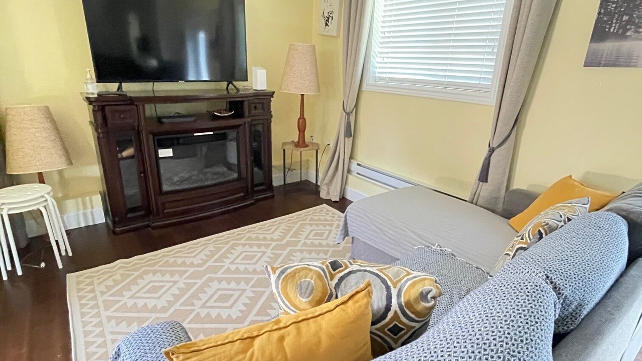 Photo of Livingroom in Arbutus Ridge