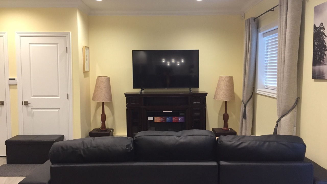 Photo of Livingroom in Arbutus Ridge
