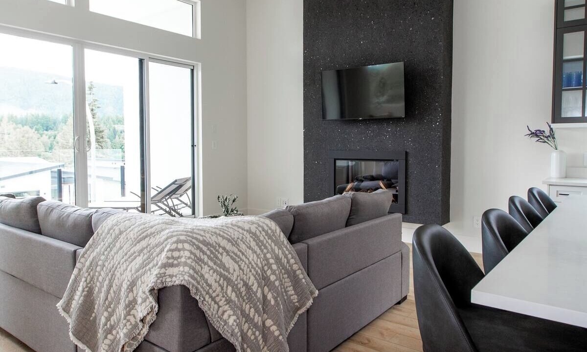 Photo of Livingroom in Youbou