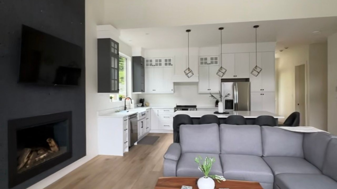 Photo of Livingroom in Youbou