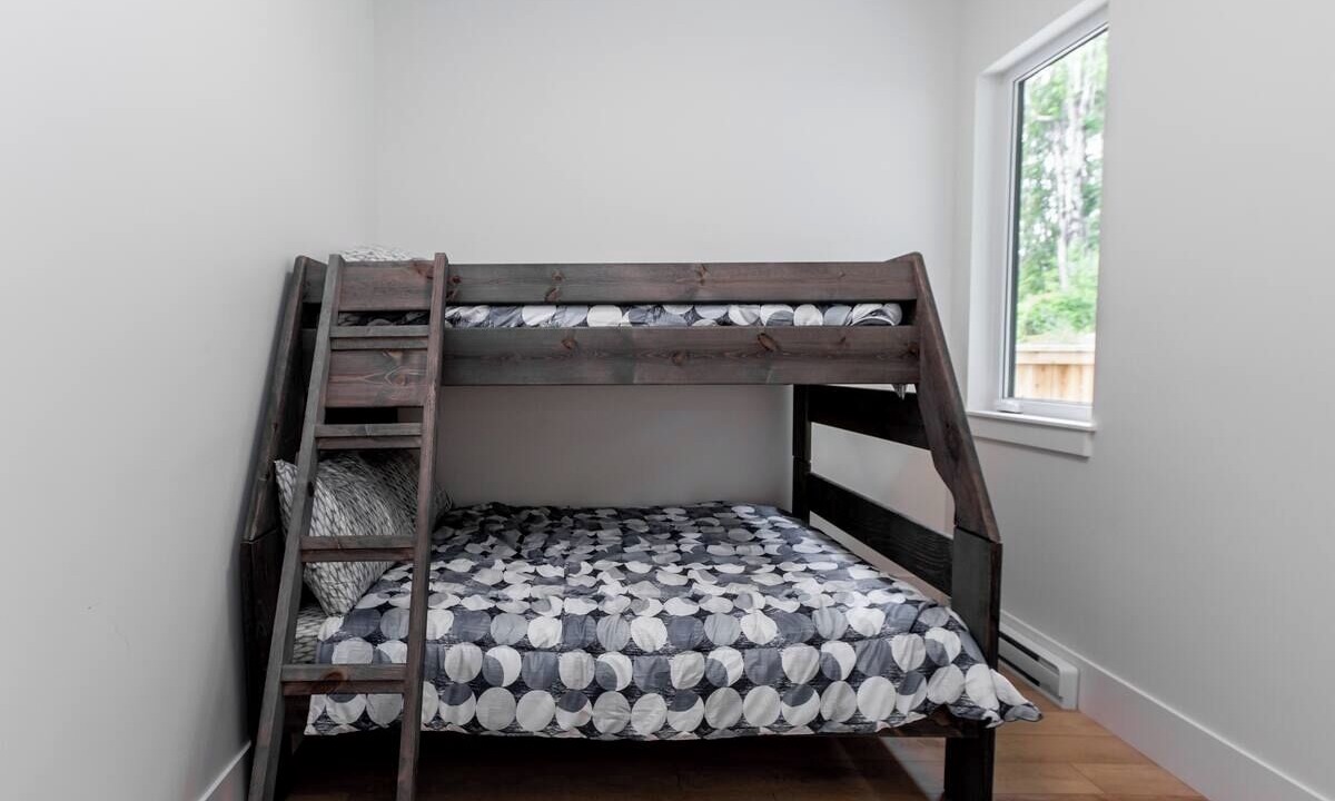 Photo of Bedroom in Youbou
