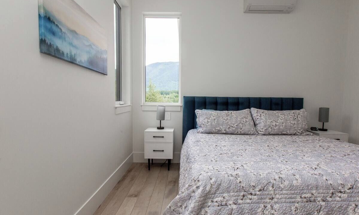 Photo of Bedroom in Youbou