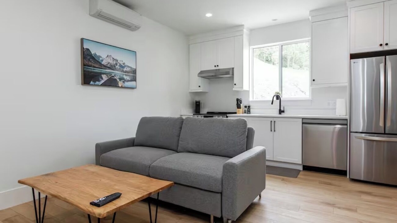 Photo of Livingroom in Youbou
