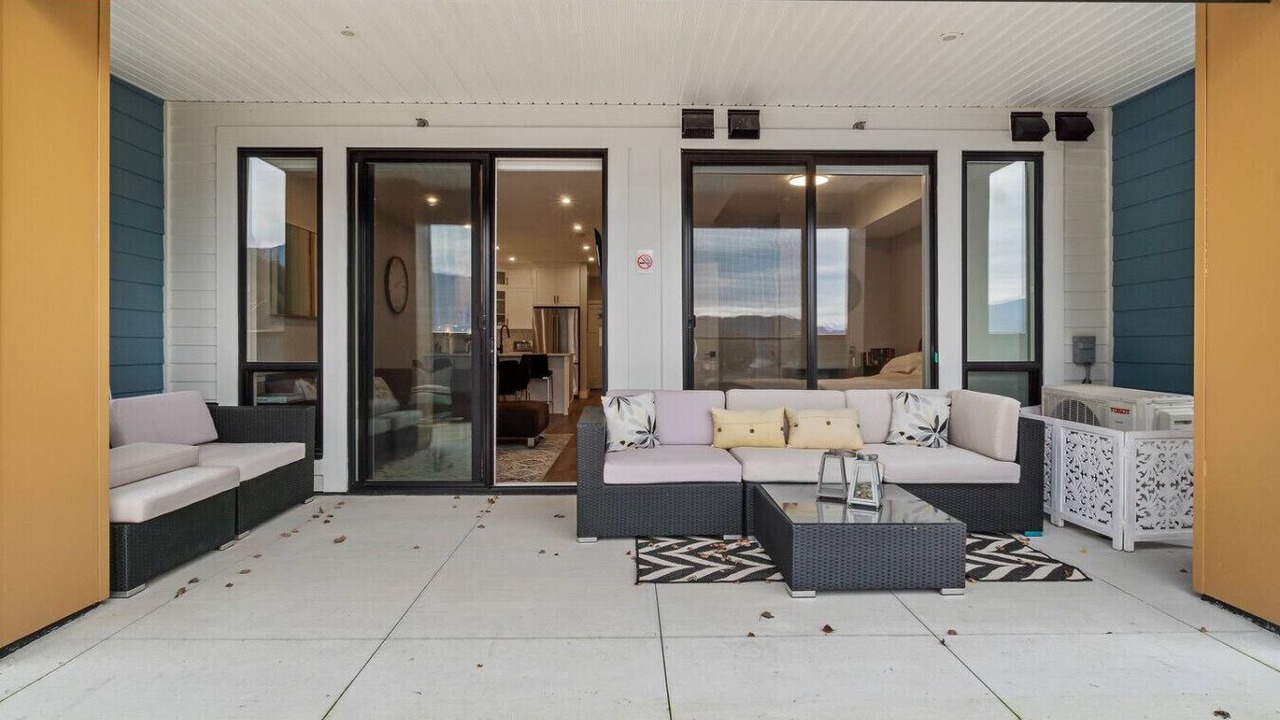 Photo of Patio Balcony in Harrison Hot Springs