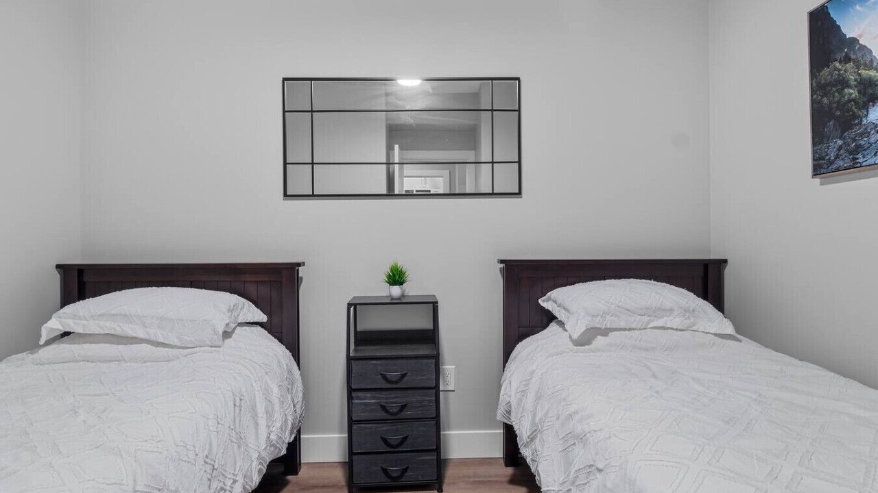 Photo of Bedroom in Harrison Hot Springs