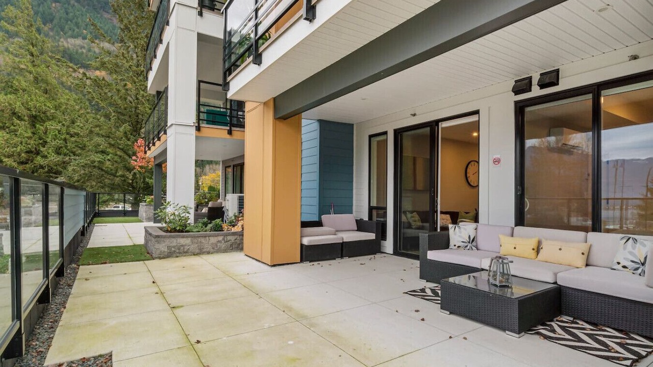 Photo of Patio Balcony in Harrison Hot Springs