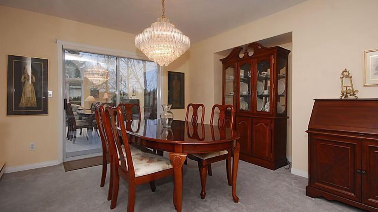 Photo of Livingroom in Cordova Bay