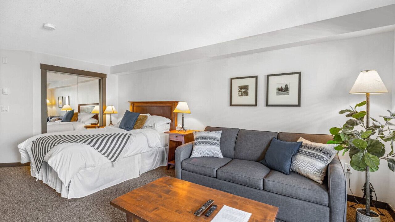 Photo of Livingroom in East Kootenay