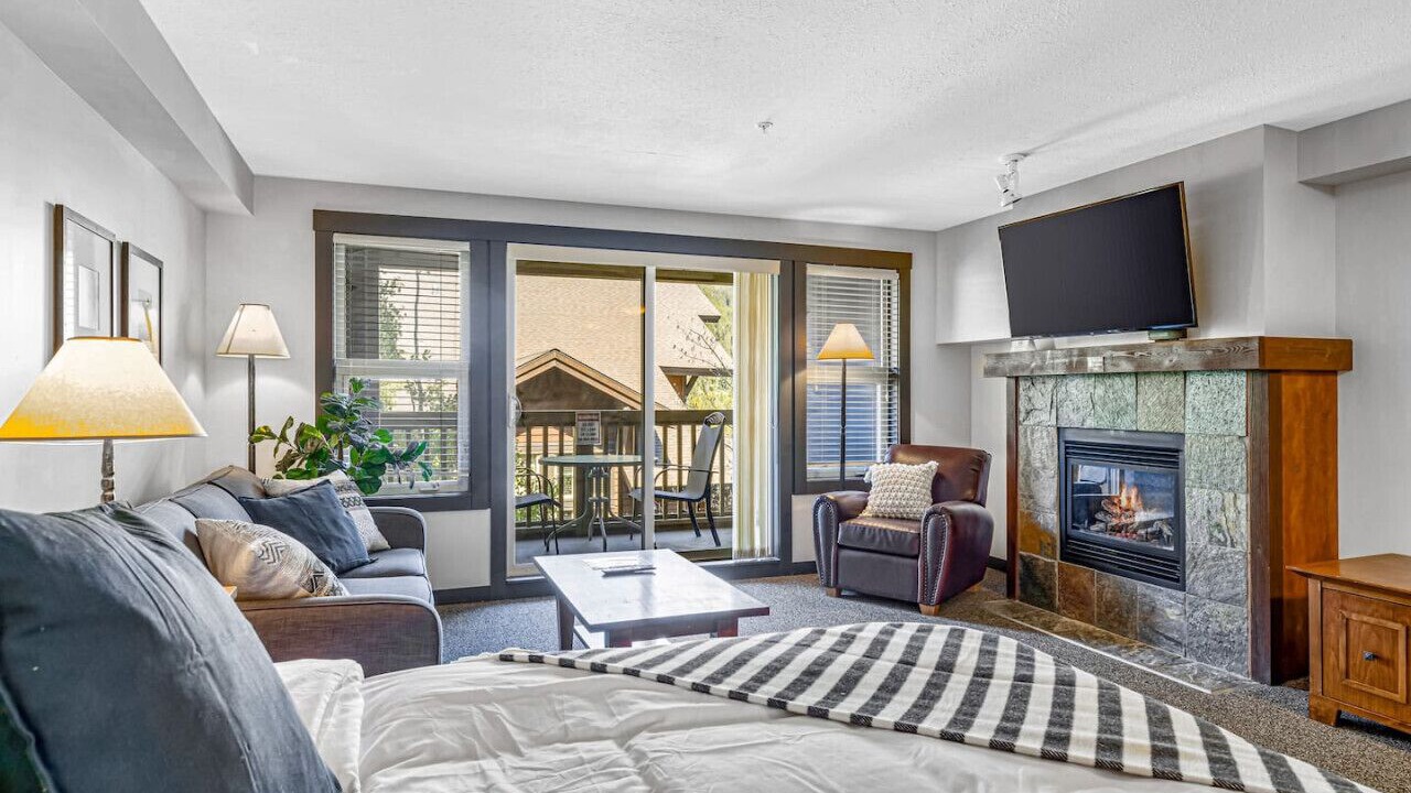 Photo of Livingroom in East Kootenay