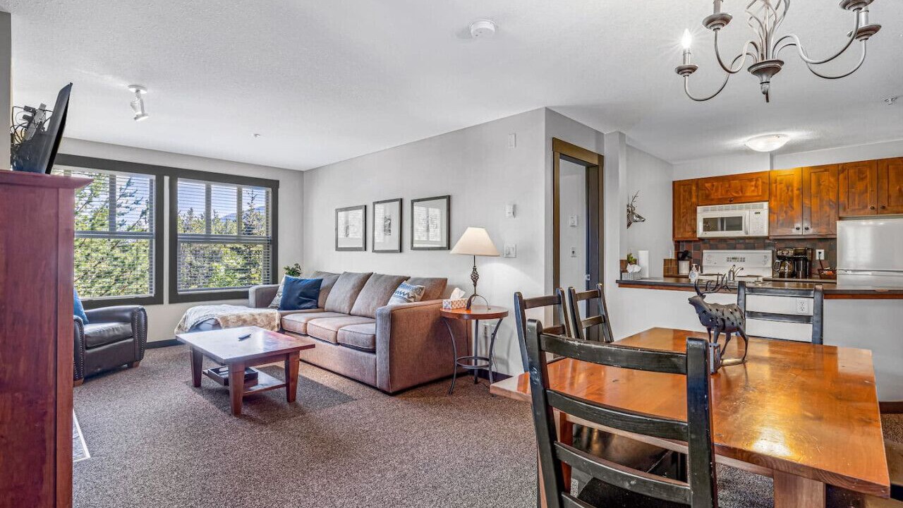 Photo of Livingroom in East Kootenay