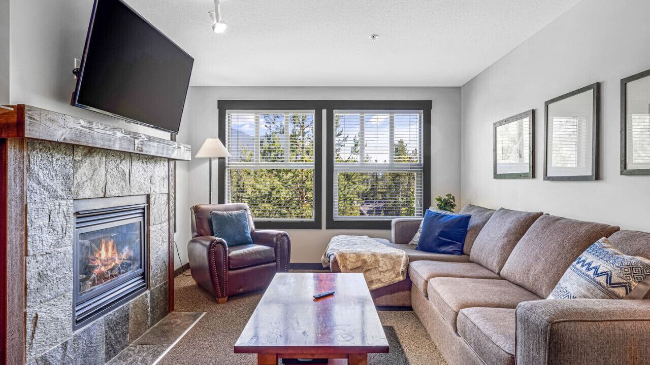 Photo of Livingroom in East Kootenay