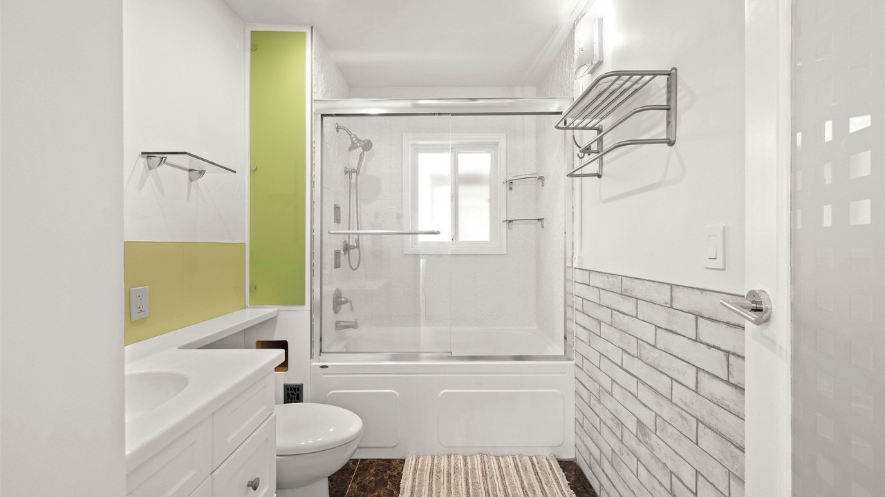 Photo of Bathroom in Knight