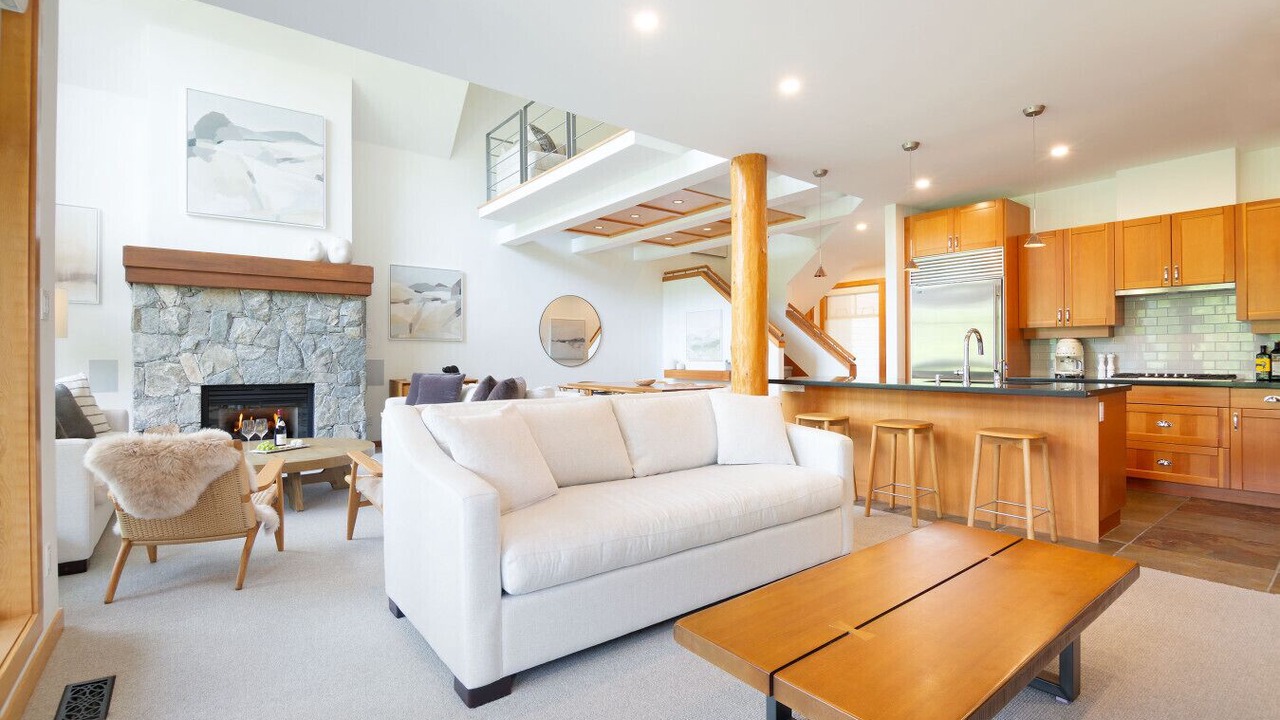 Photo of Livingroom in Whistler
