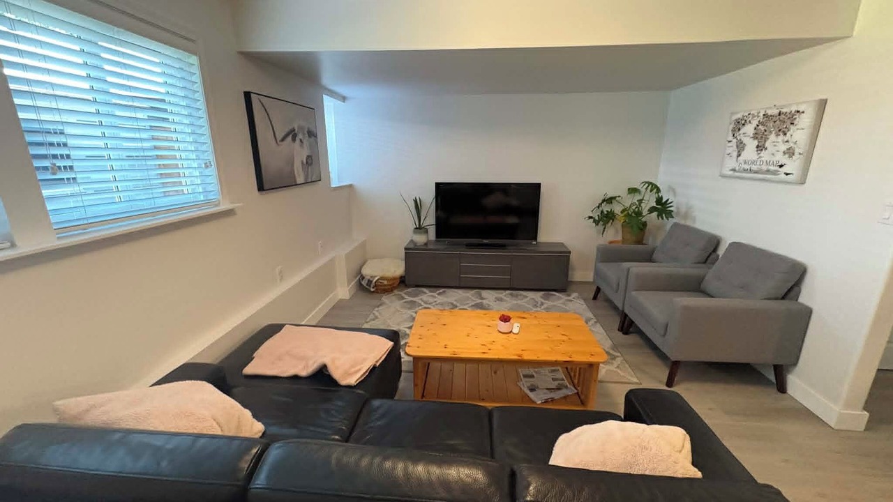 Photo of Livingroom in Langley
