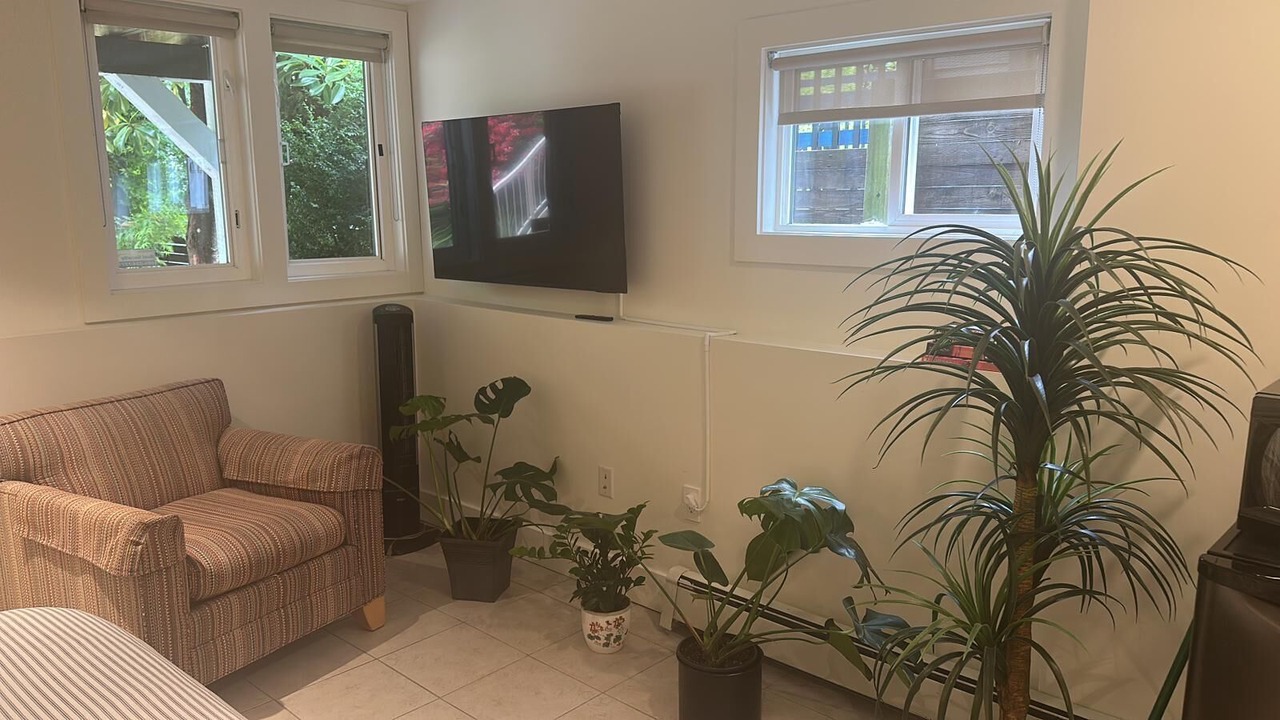 Photo of Livingroom in Arbutus Ridge