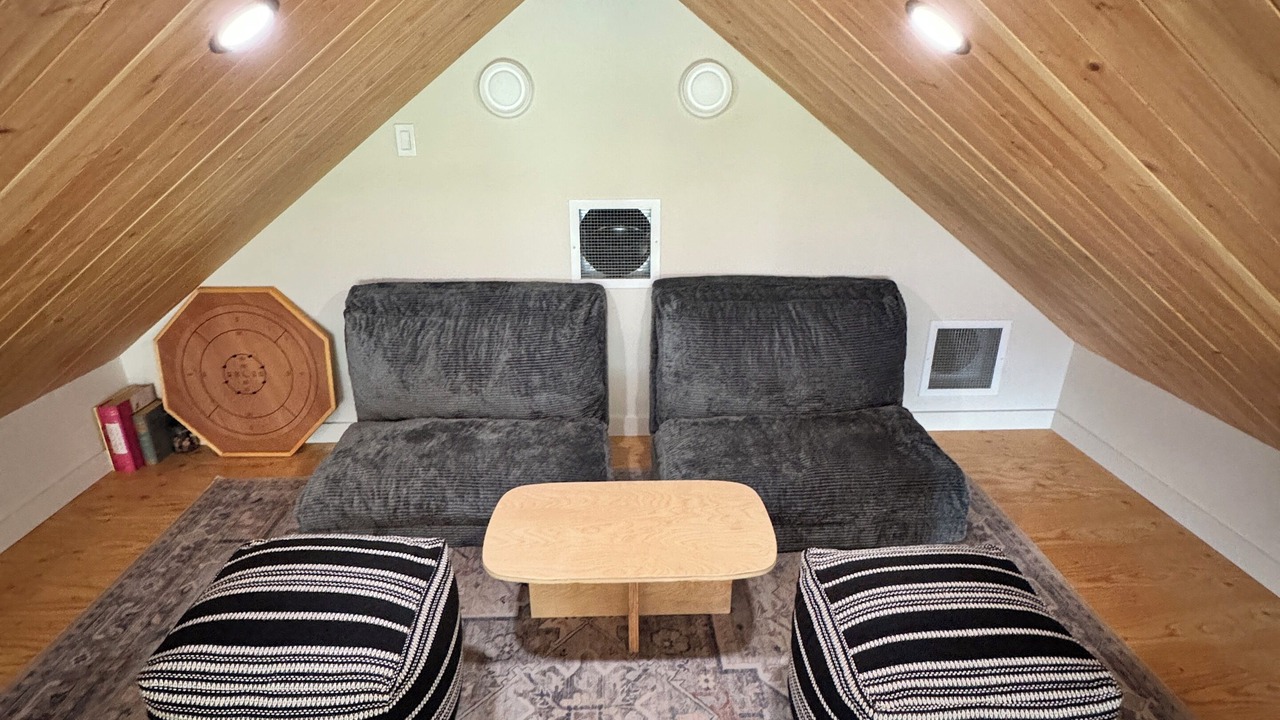 Photo of Livingroom in British Columbia Interior