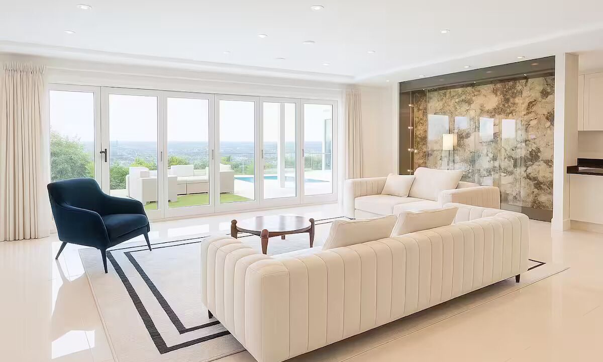 Photo of Livingroom in West Vancouver