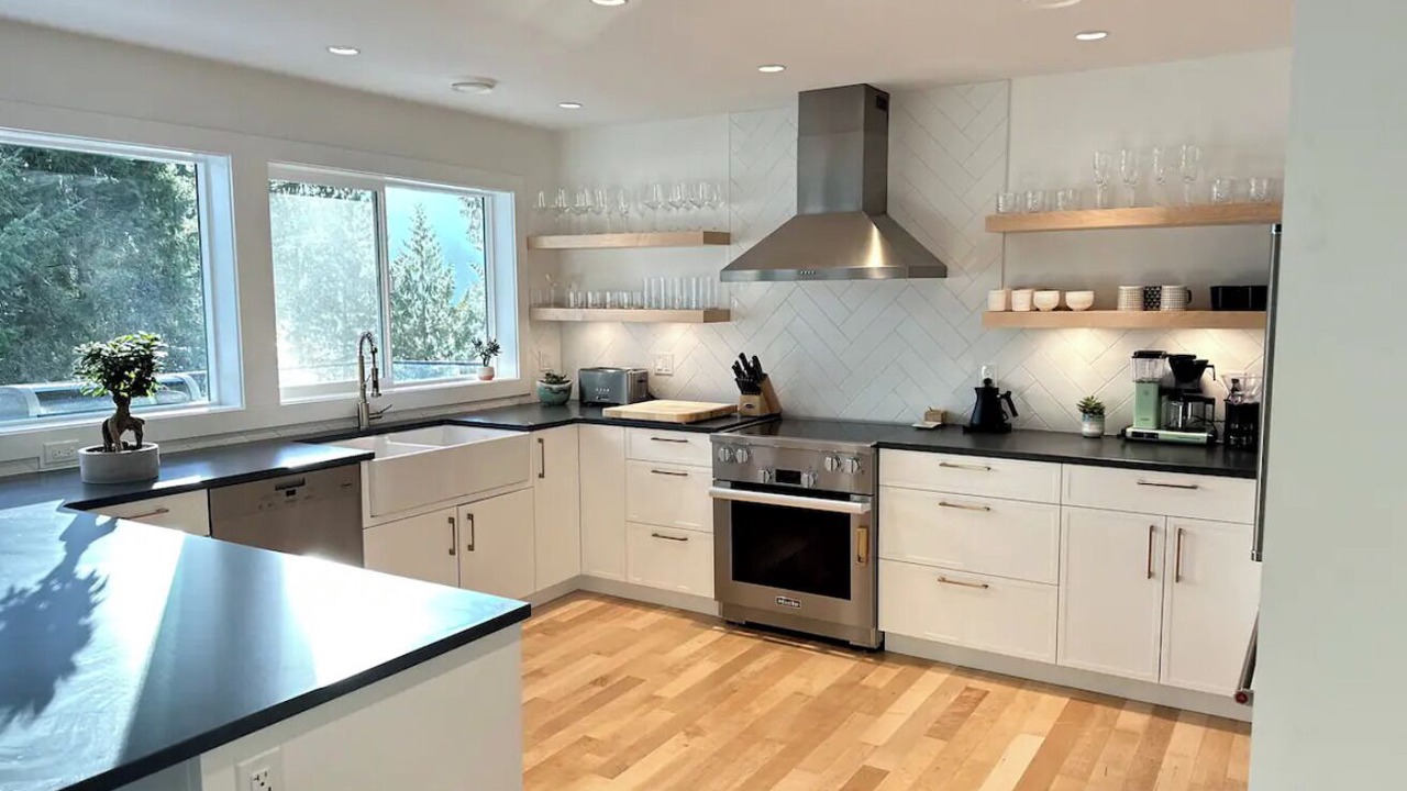 Photo of Kitchen in Youbou