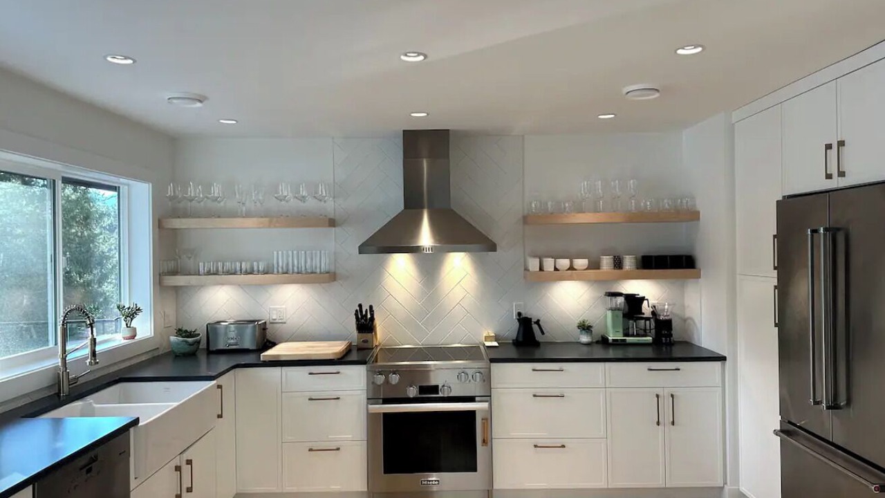 Photo of Kitchen in Youbou