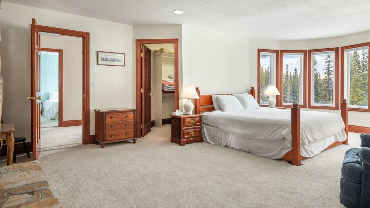 Photo of Bedroom in Silver Star Mountain