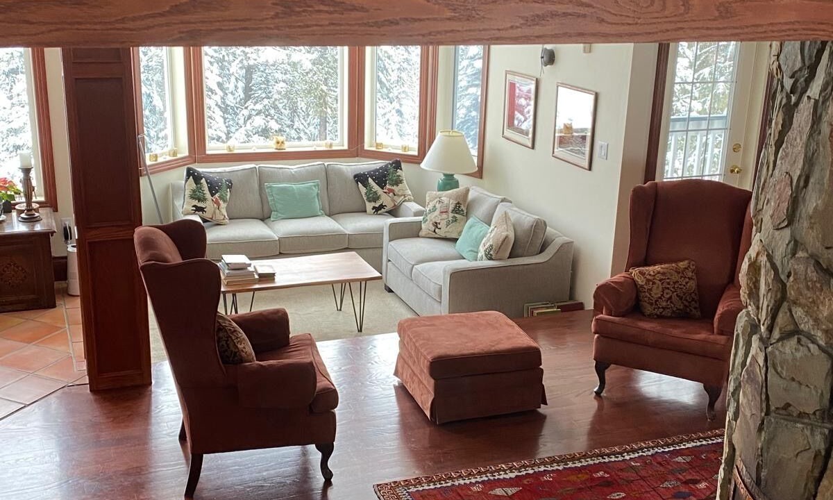 Photo of Livingroom in Silver Star Mountain