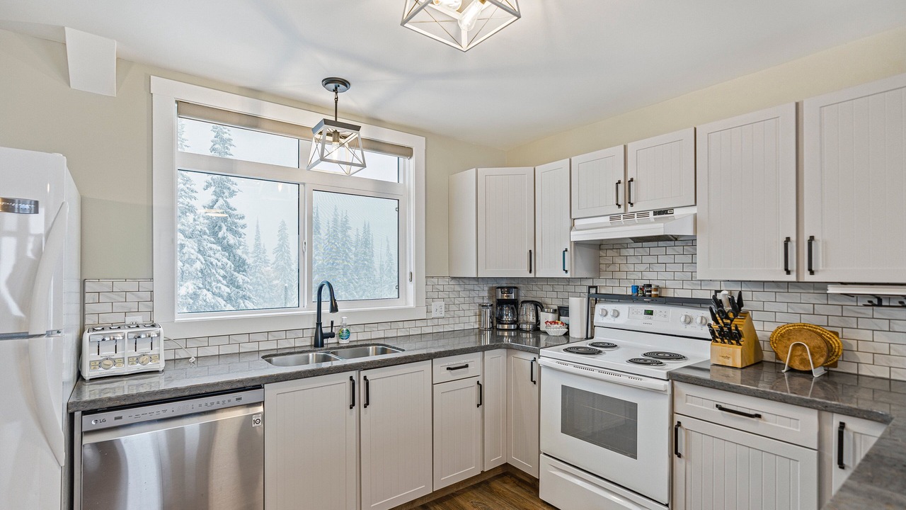 Photo of Kitchen in Silver Star Mountain