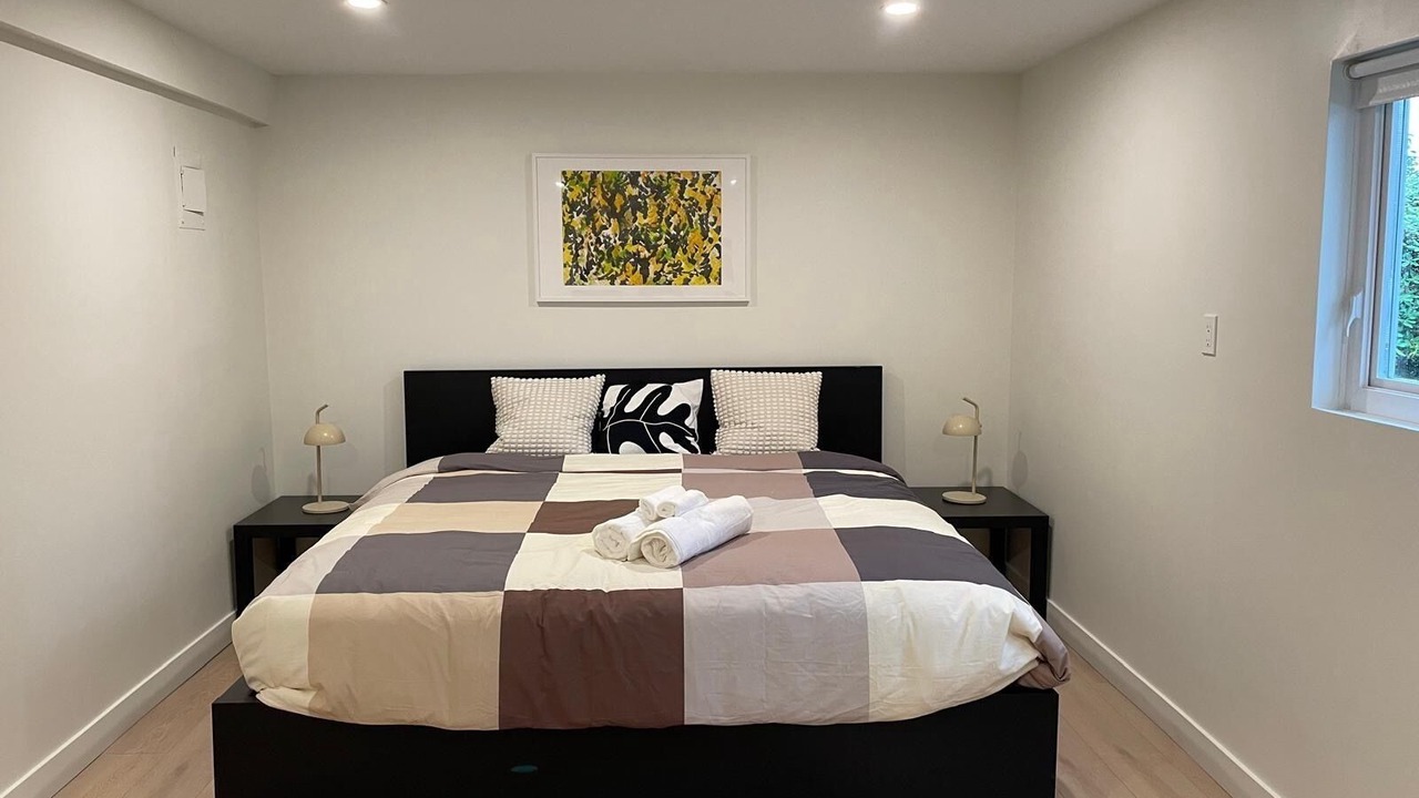 Photo of Bedroom in Hollyburn