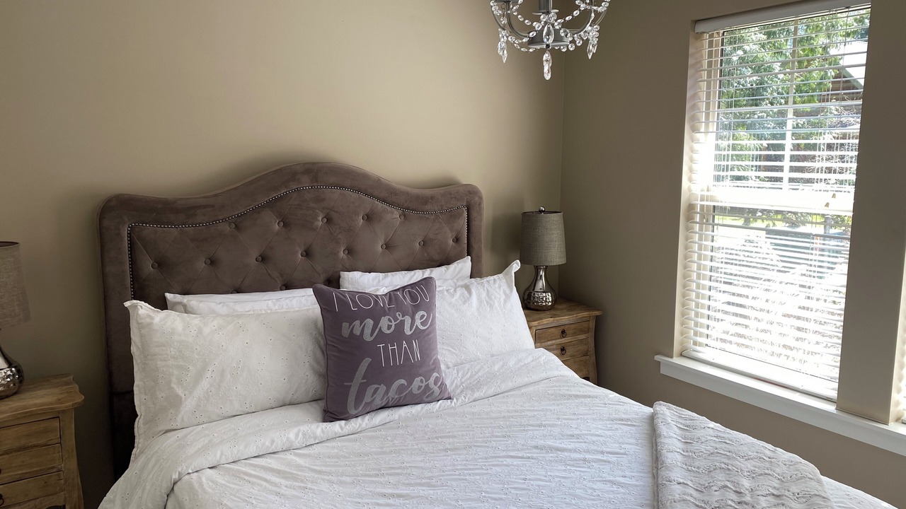 Photo of Bedroom in Lindell Beach