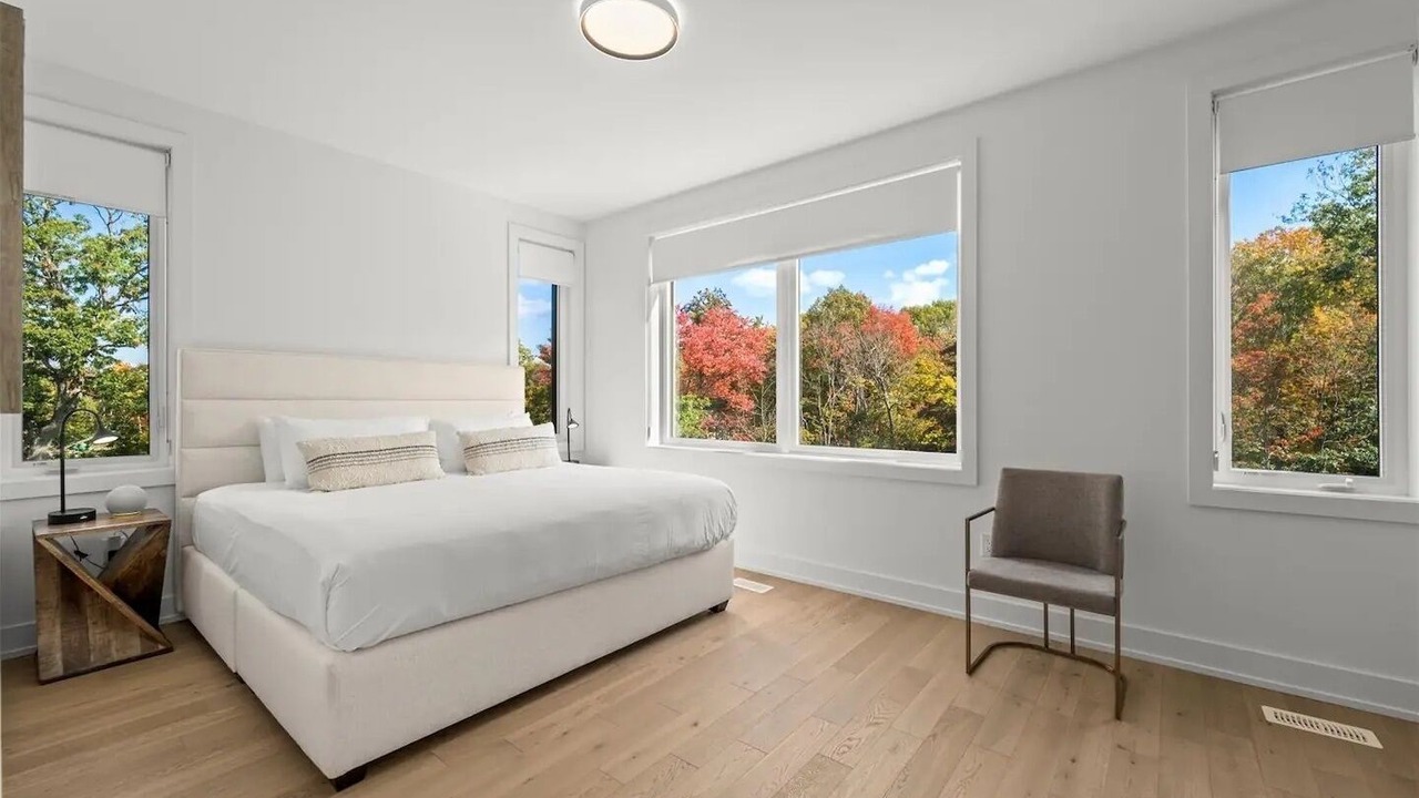 Photo of Bedroom in Gravenhurst