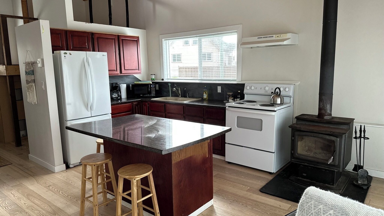 Photo of Kitchen in Port Renfrew
