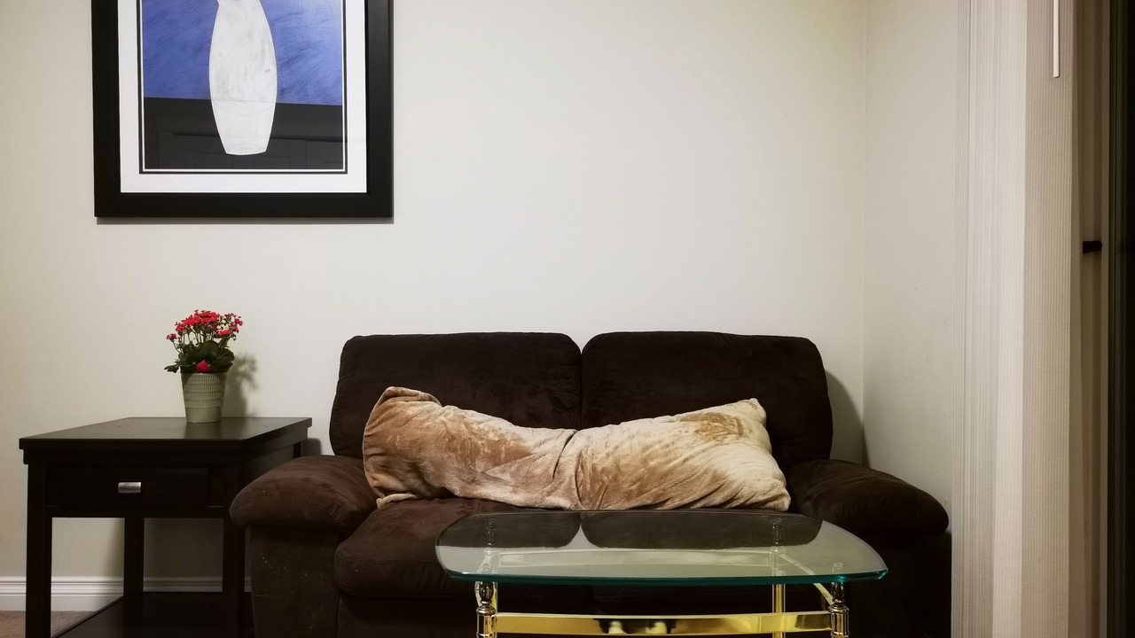 Photo of Livingroom in Cordova Bay