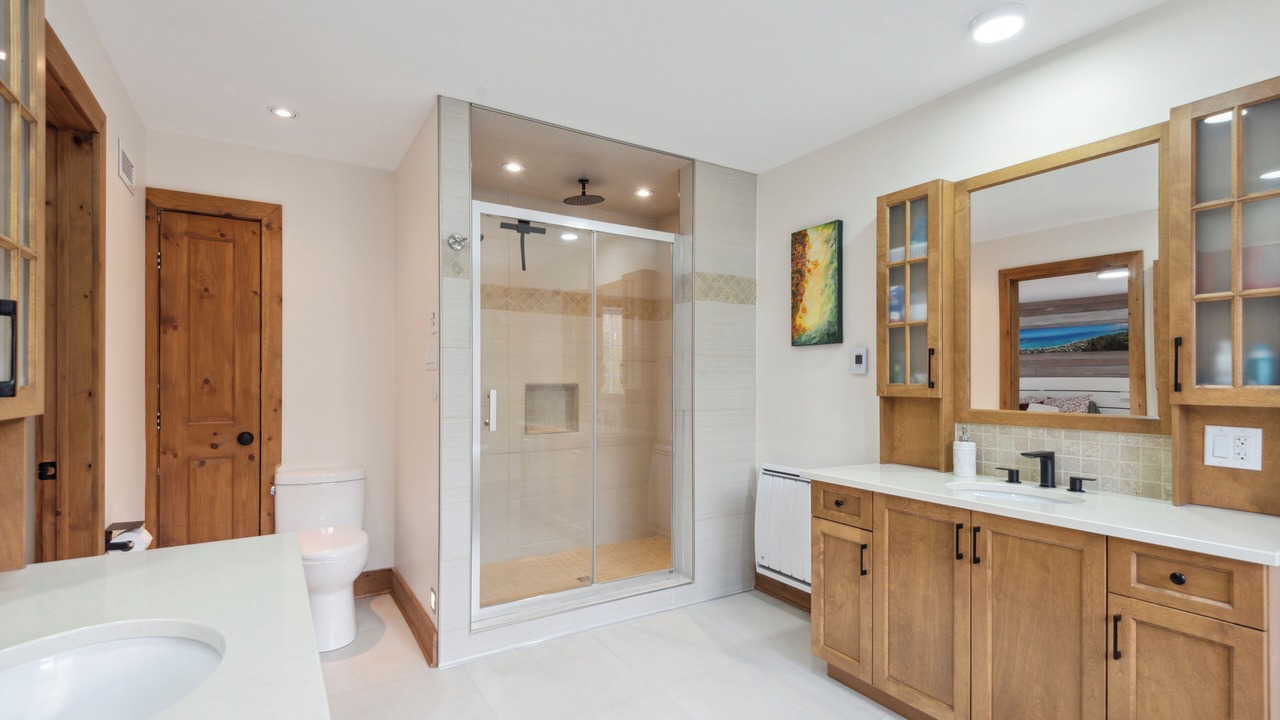 Photo of Bathroom in Cowansville