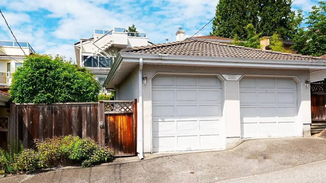 Photo of Outdoor in Central Lonsdale