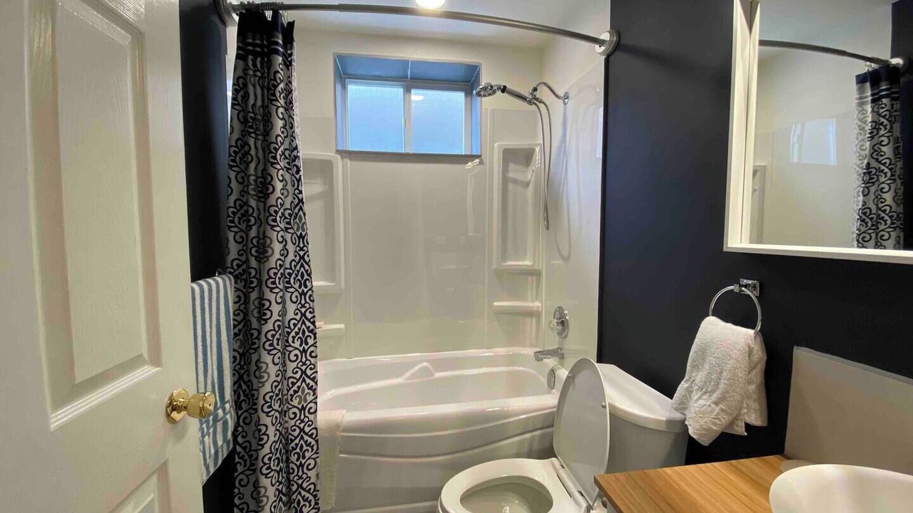 Photo of Bathroom in Central Lonsdale
