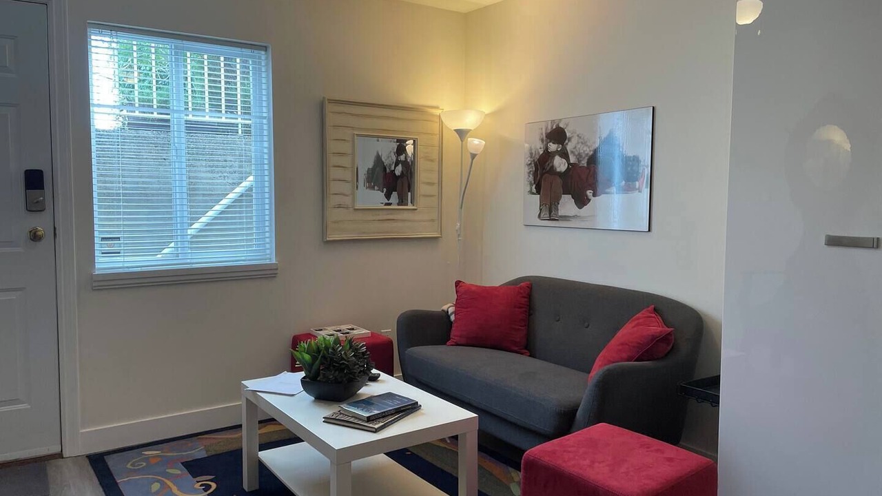 Photo of Livingroom in Central Lonsdale