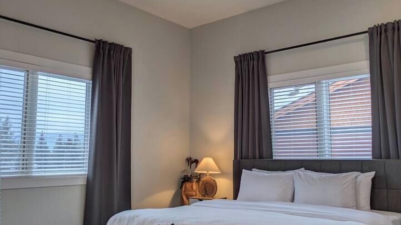 Photo of Bedroom in Radium Hot Springs