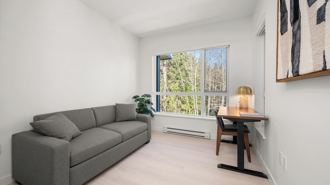 Photo of Livingroom in District of North Vancouver