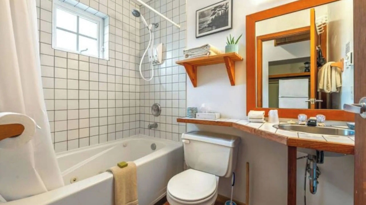 Photo of Bathroom in Ucluelet