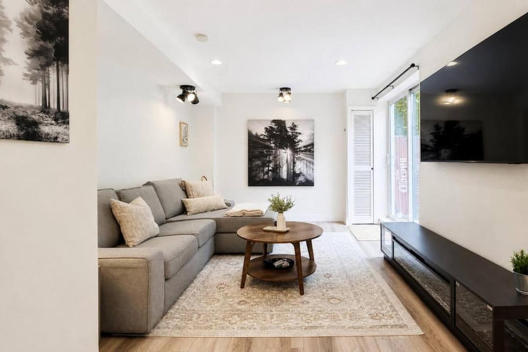 Photo of Livingroom in Lynn Valley