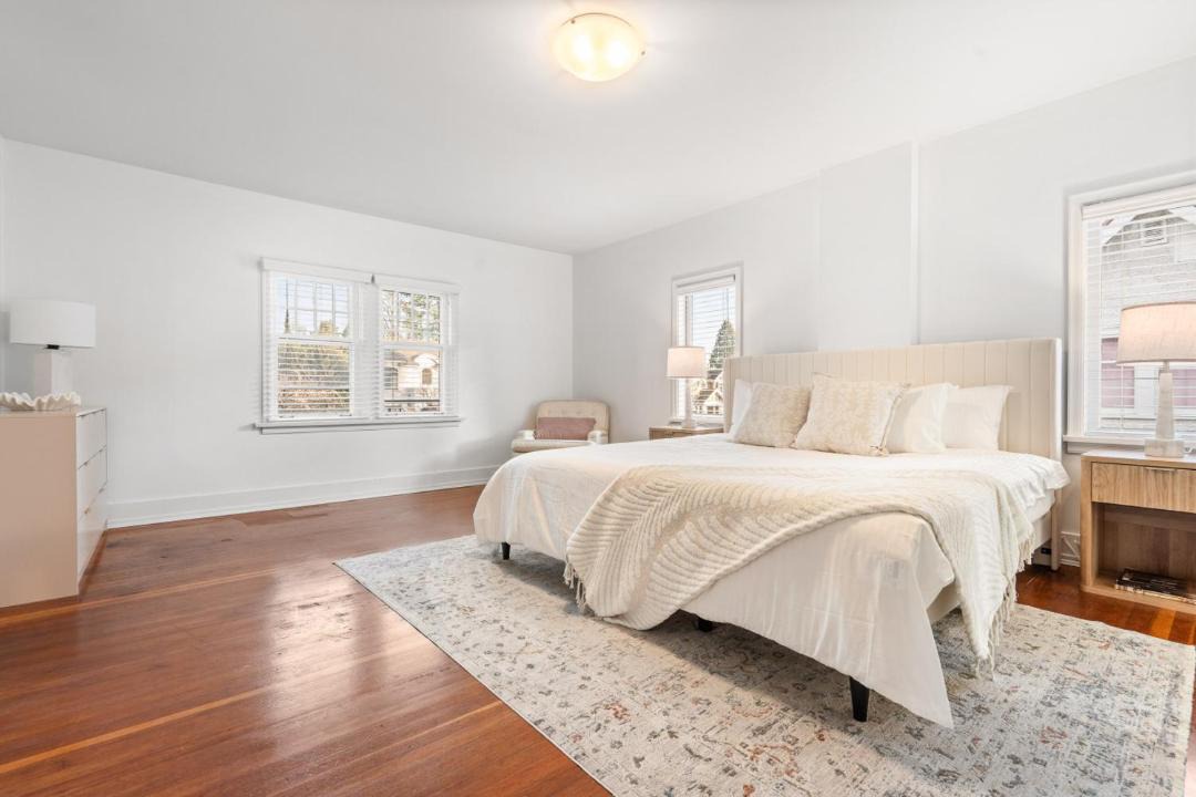 Photo of Bedroom in Oakridge