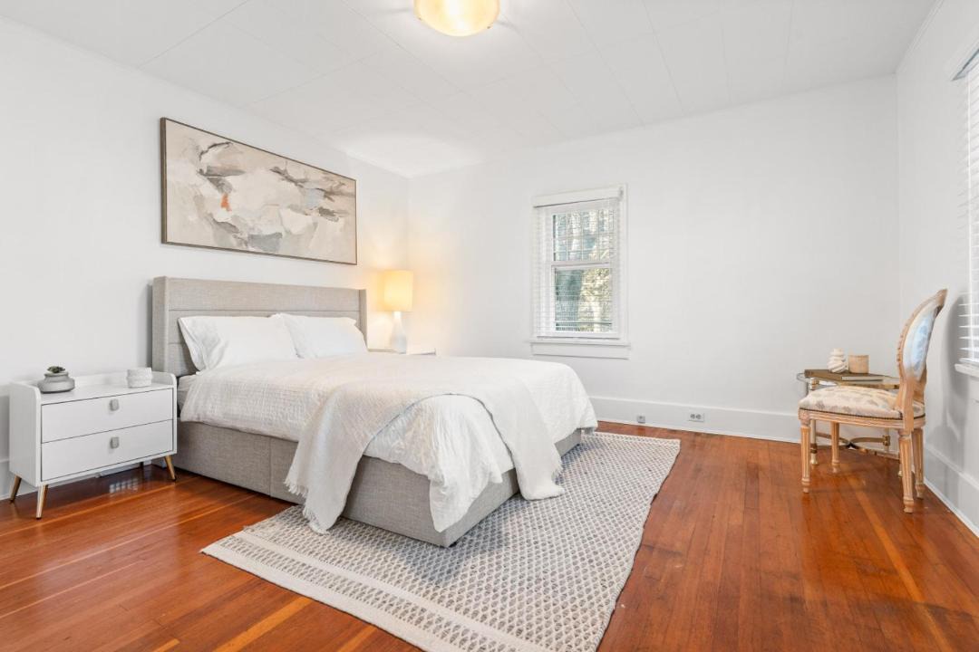 Photo of Bedroom in Oakridge