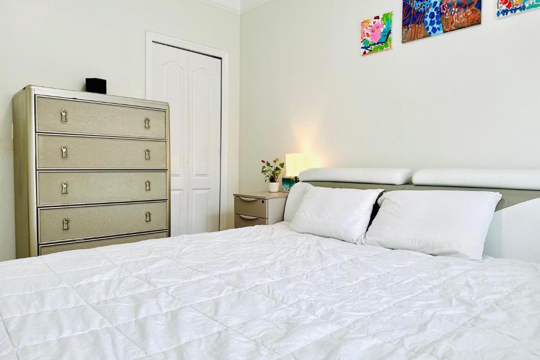 Photo of Bedroom in Renfrew-Collingwood
