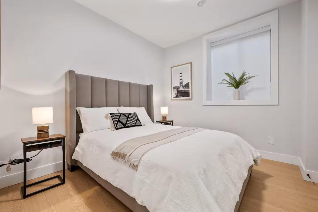 Photo of Bedroom in District of North Vancouver