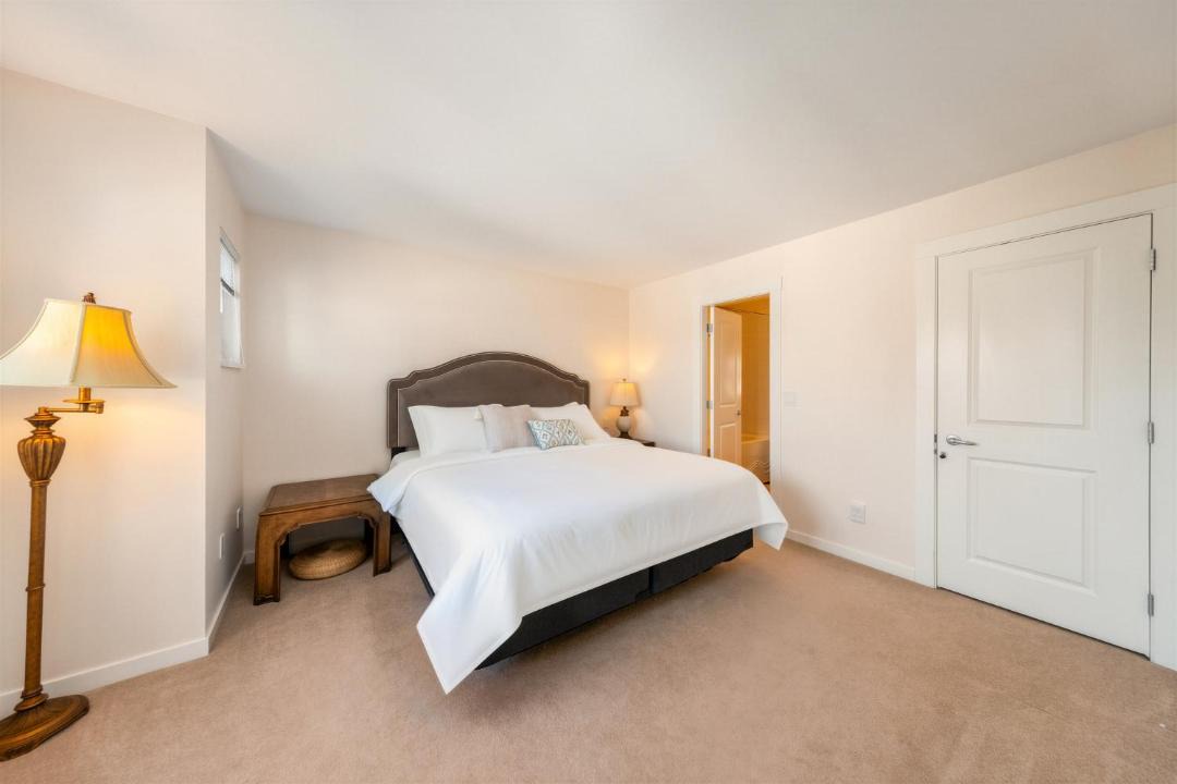 Photo of Bedroom in Oakridge