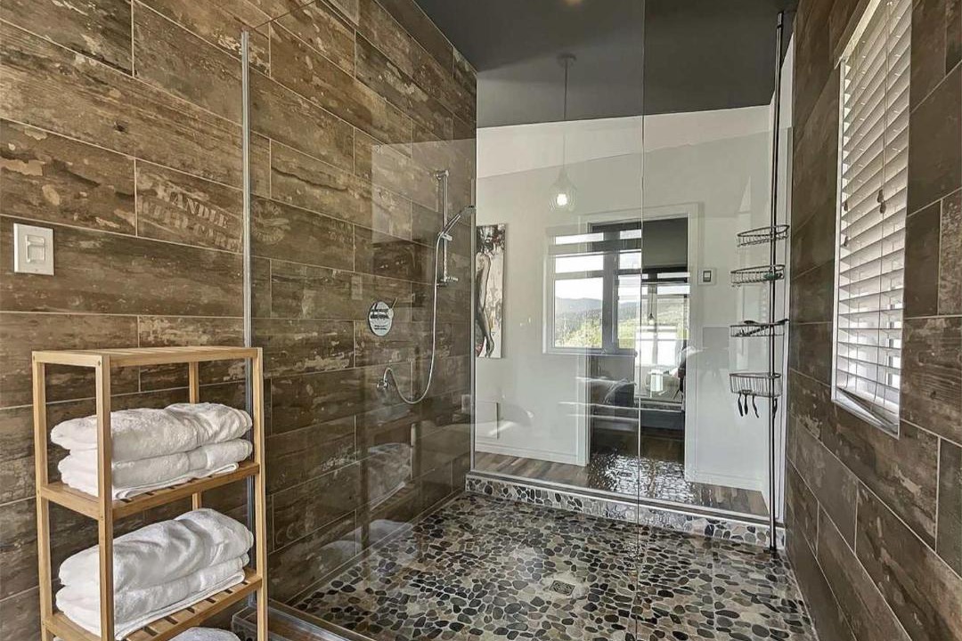 Photo of Bathroom in Saint-David-de-Falardeau