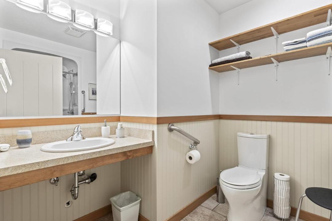 Photo of Bathroom in Salmon Arm