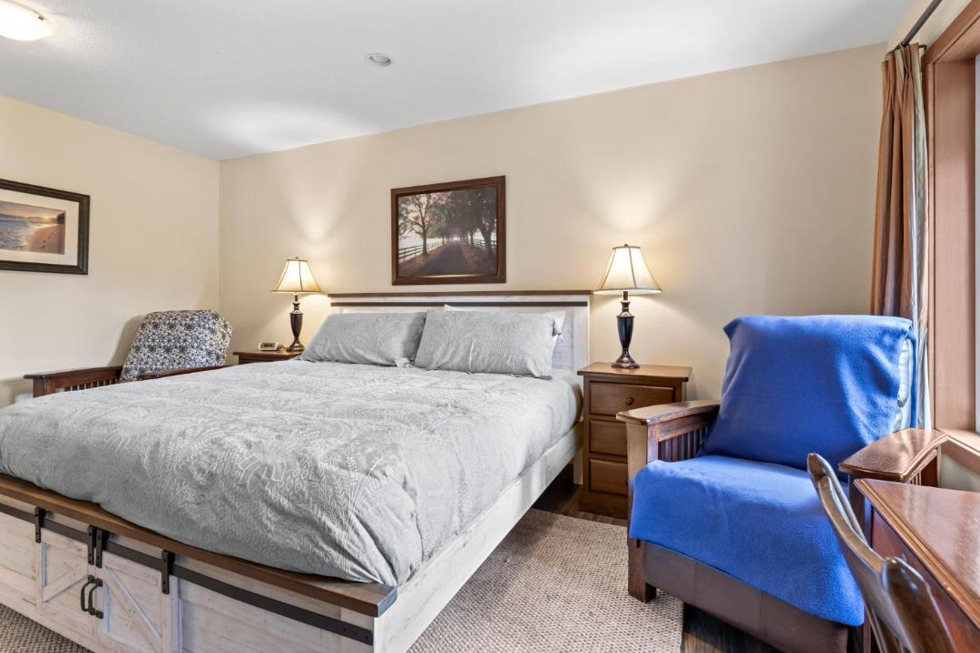 Photo of Bedroom in Salmon Arm