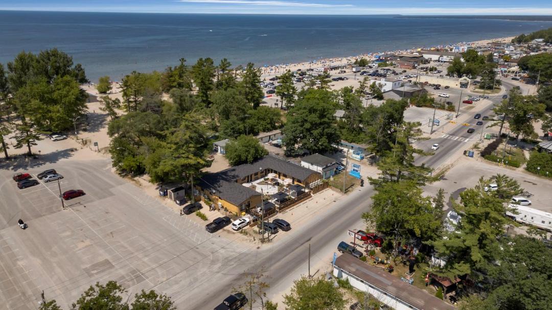 Photo of Others in Wasaga Beach
