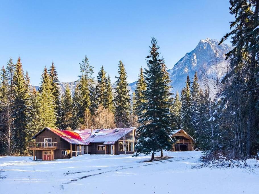 Photo of Others in Golden