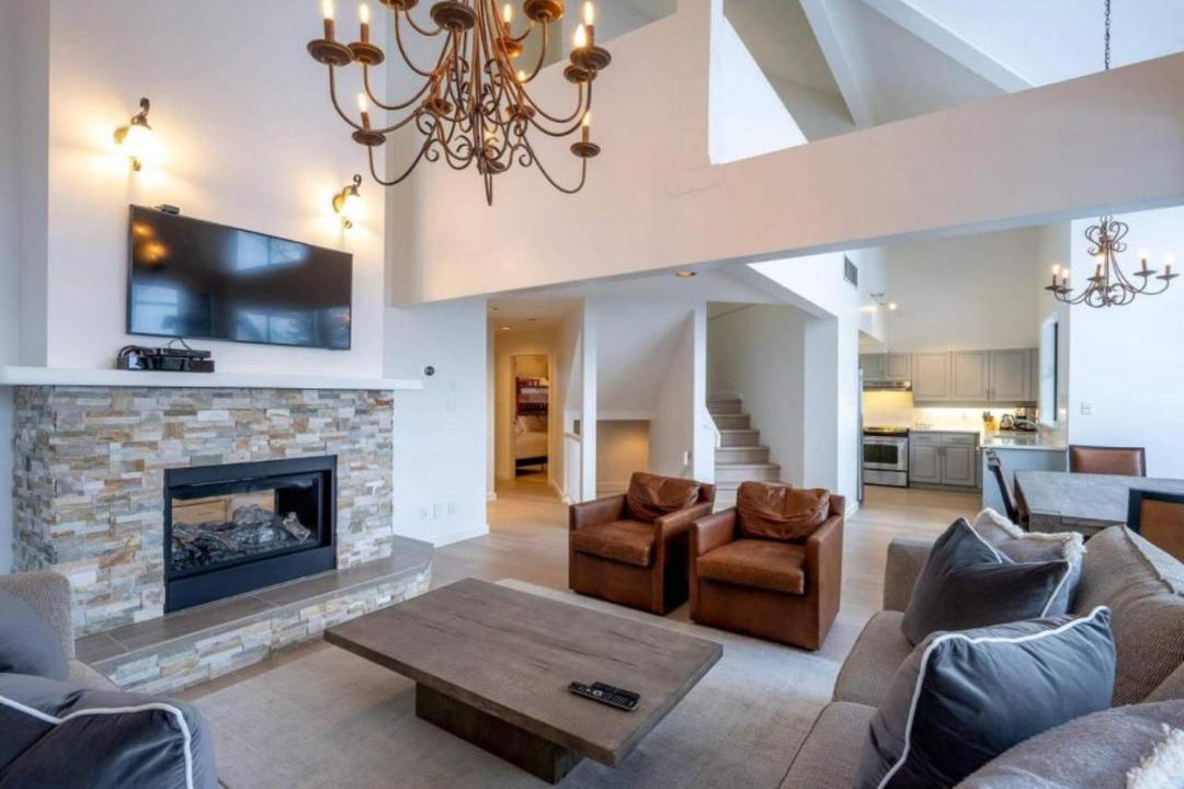 Photo of Livingroom in Whistler Village